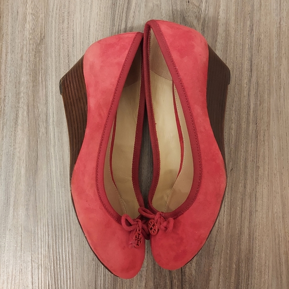 Tory burch red suede shoes - Picture 4 of 6